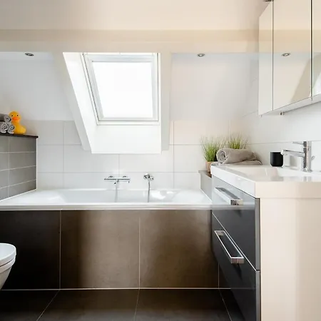 Zuhause Am Fuer 6 Personen Mit 4 Schlafzimmern Dom wakacyjny Julianadorp