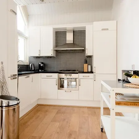 Zuhause Am Fuer 6 Personen Mit 4 Schlafzimmern *