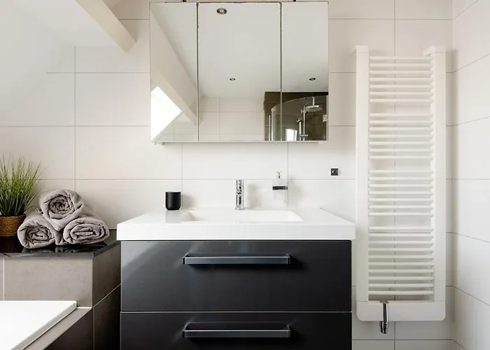 Zuhause Am Fuer 6 Personen Mit 4 Schlafzimmern *