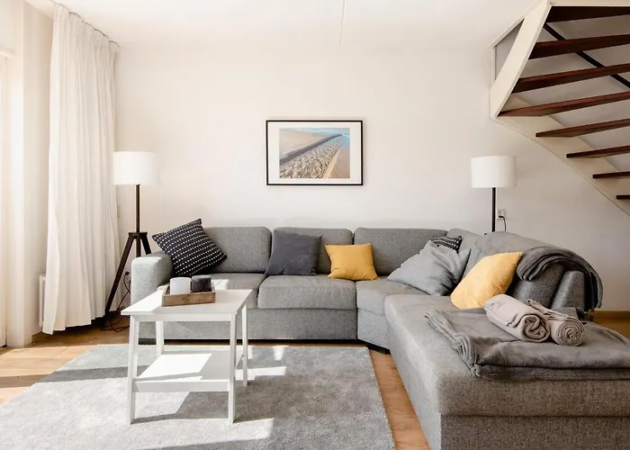 Semesterbostad Zuhause Am Fuer 6 Personen Mit 4 Schlafzimmern *