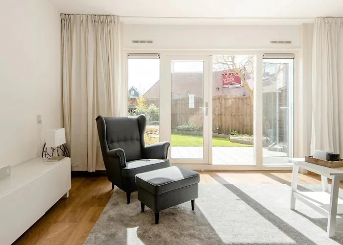 Semesterbostad Zuhause Am Fuer 6 Personen Mit 4 Schlafzimmern *