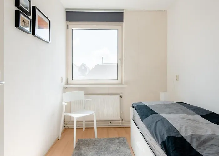Semesterbostad Zuhause Am Fuer 6 Personen Mit 4 Schlafzimmern Julianadorp