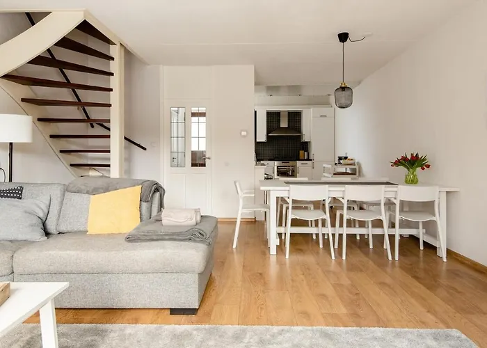 Zuhause Am Fuer 6 Personen Mit 4 Schlafzimmern * Julianadorp