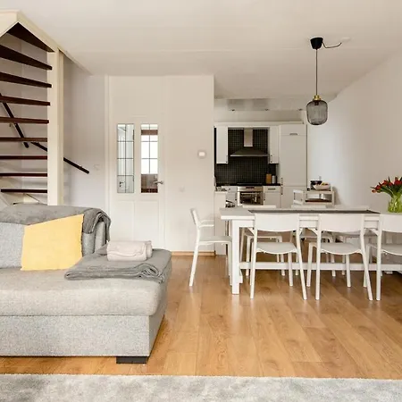 Zuhause Am Fuer 6 Personen Mit 4 Schlafzimmern * Julianadorp